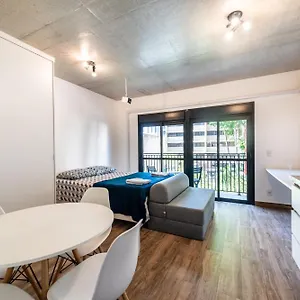  Apartamento 21 - Cozy New Studio, Movie Screen